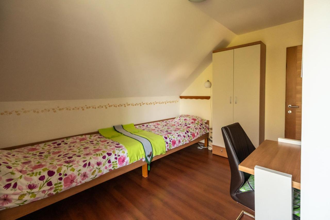 לוגאטץ Holiday Home Razglednik מראה חיצוני תמונה